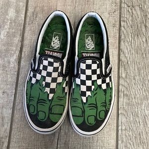Boys hulk vans!! Size 2.0!!! 💚